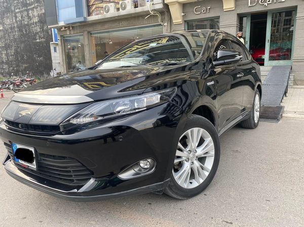 Toyota Harrier ( Advance Premium Package) 2014