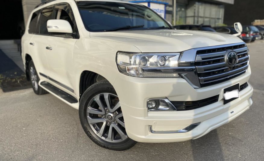 TOYOTA LAND CRUISER AX-G