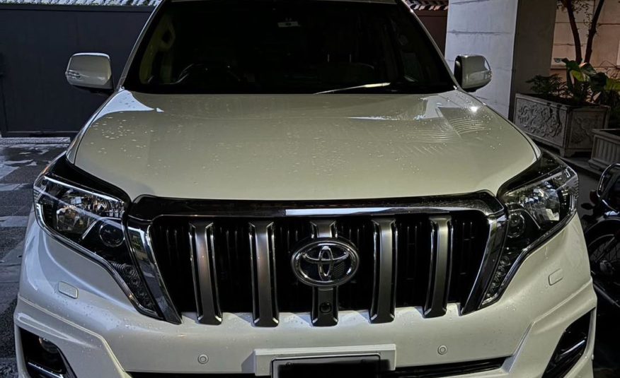 TOYOTA LAND CRUISER PRADO TZG 2015