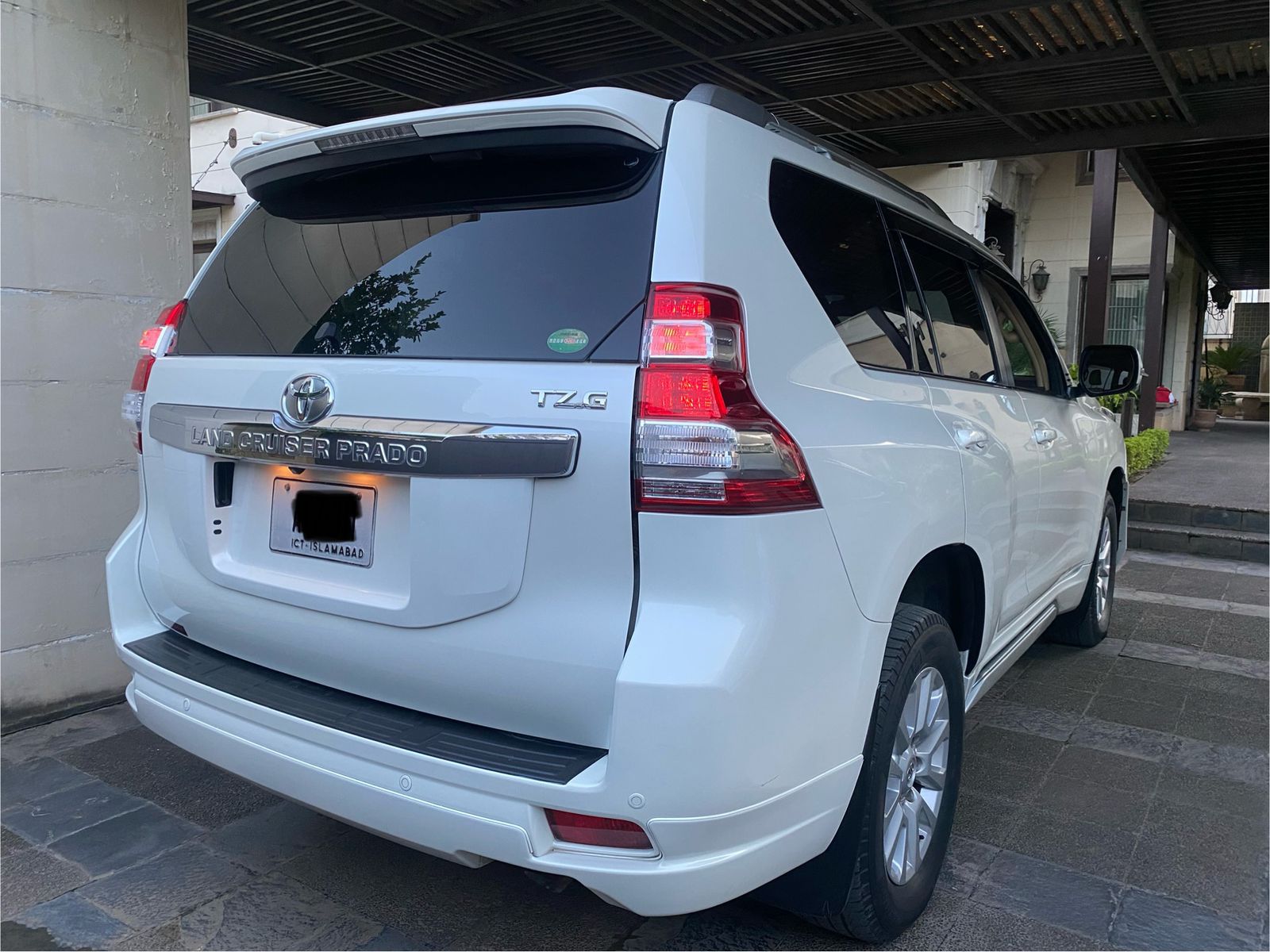 TOYOTA LAND CRUISER PRADO TZG 2015