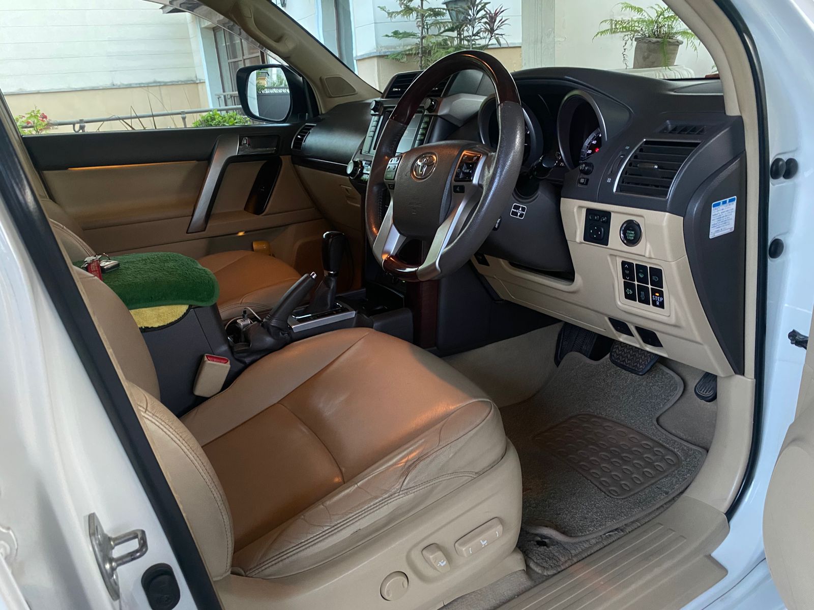 TOYOTA LAND CRUISER PRADO TZG 2015