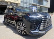 Lexus LX-600