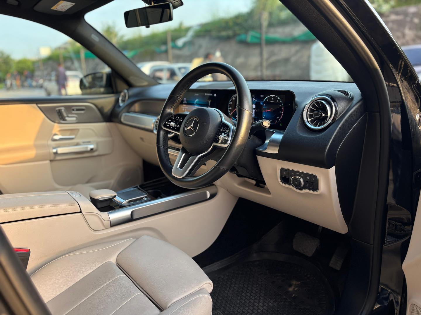 Mercedes GLB-200 Progressive Package