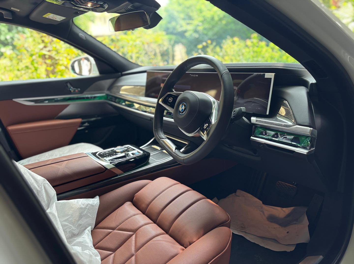 BMW I7 X drive60 (Deewan Import)