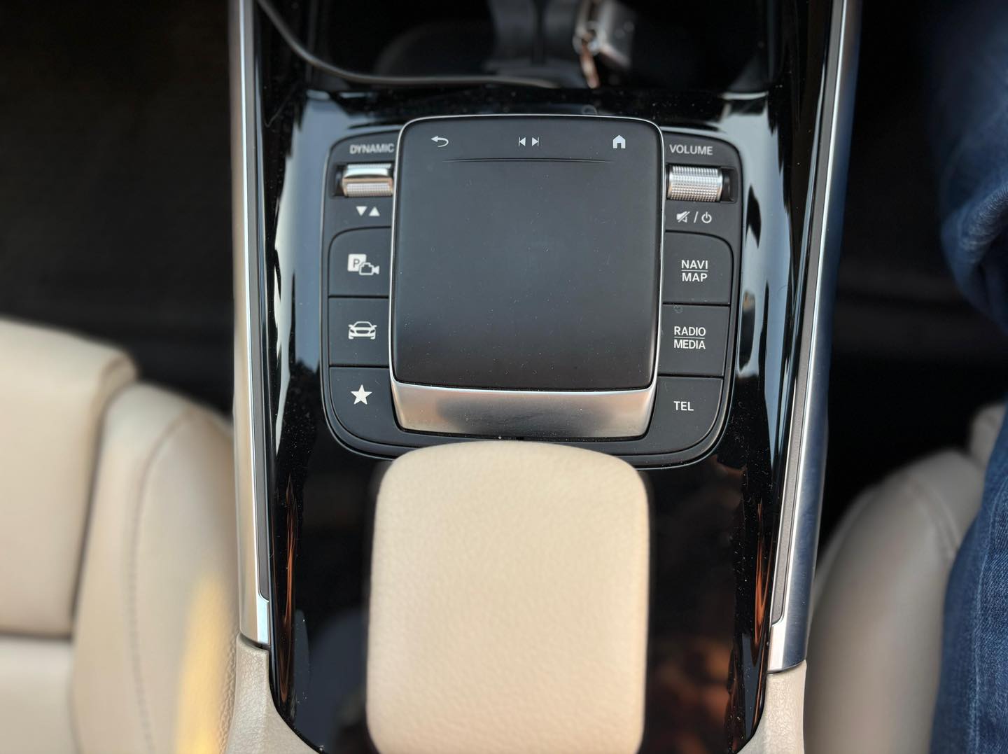 Mercedes GLB-200 Progressive Package