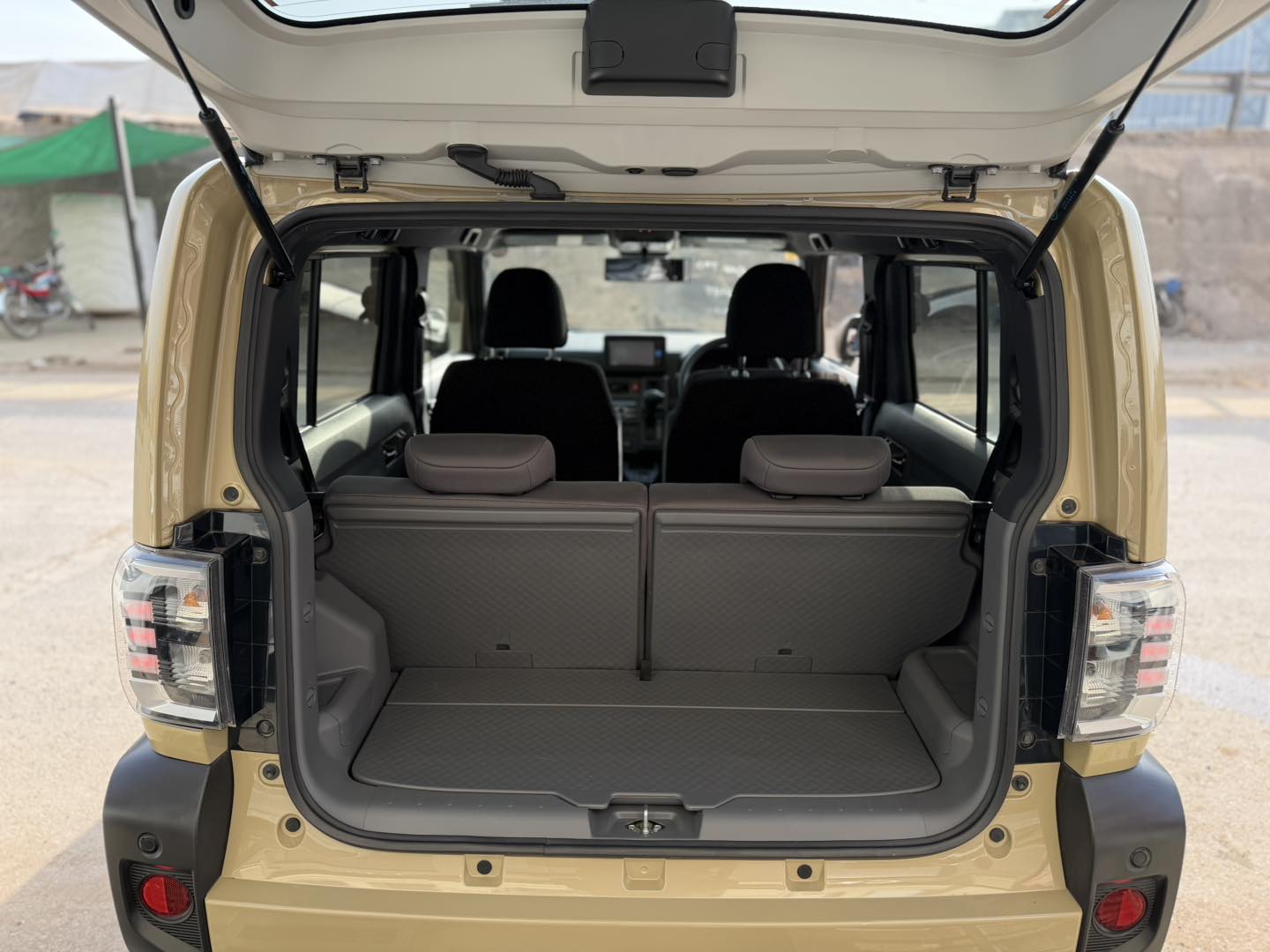 Daihatsu Taft X Package