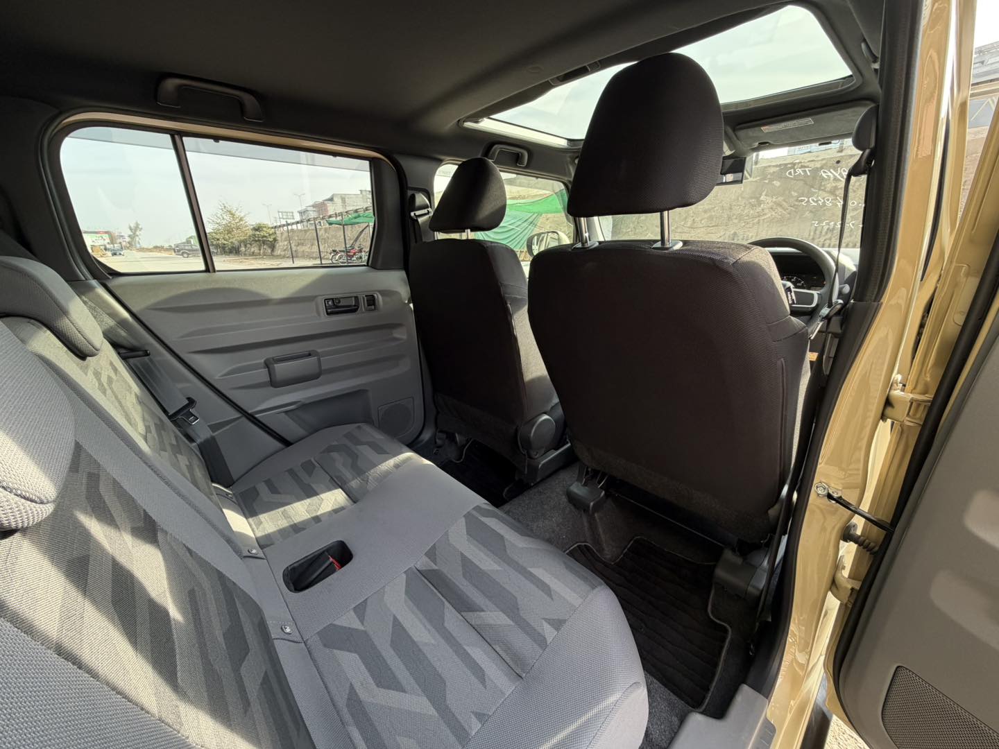 Daihatsu Taft X Package