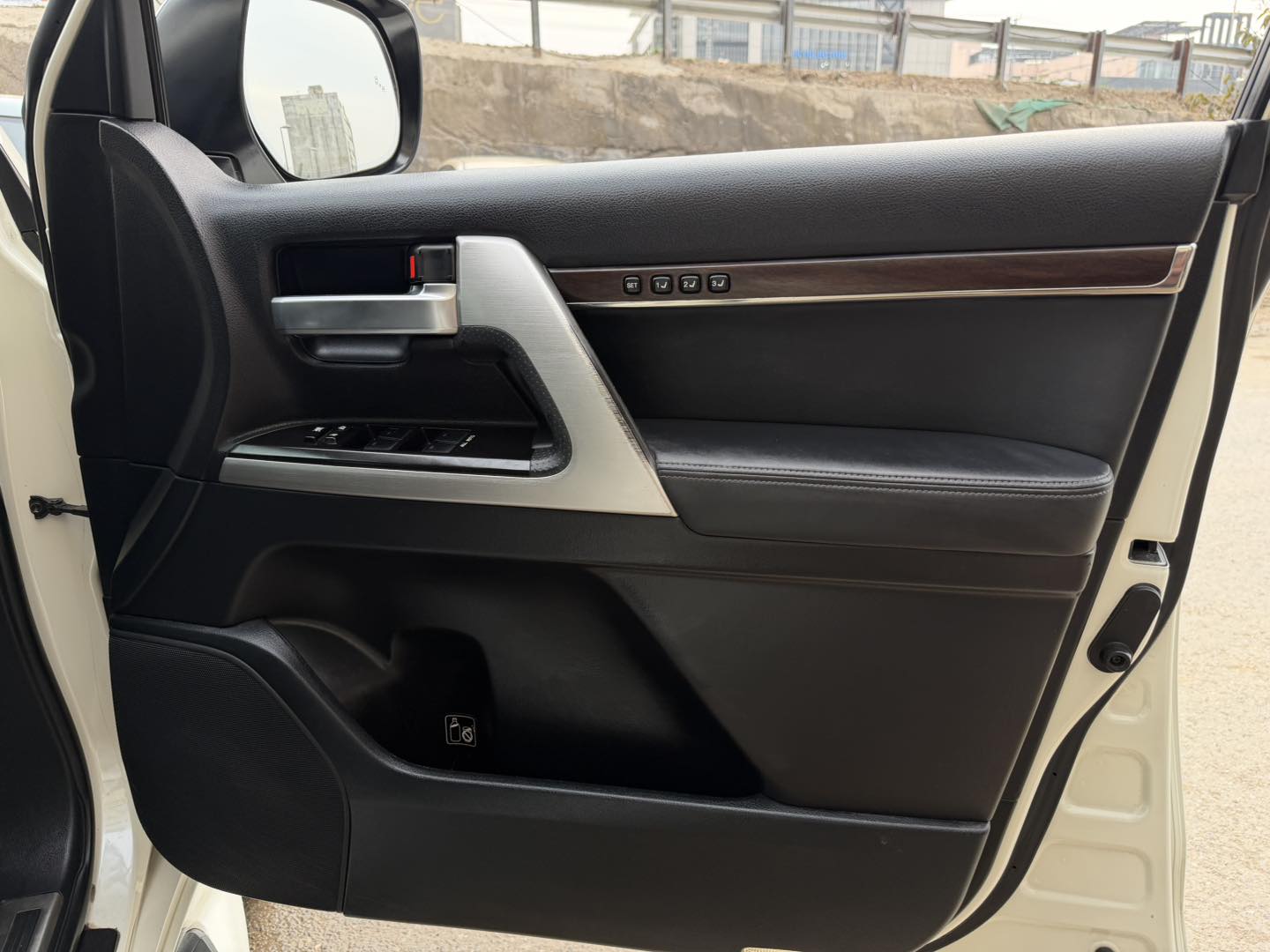 Toyota Land Cruiser ZX