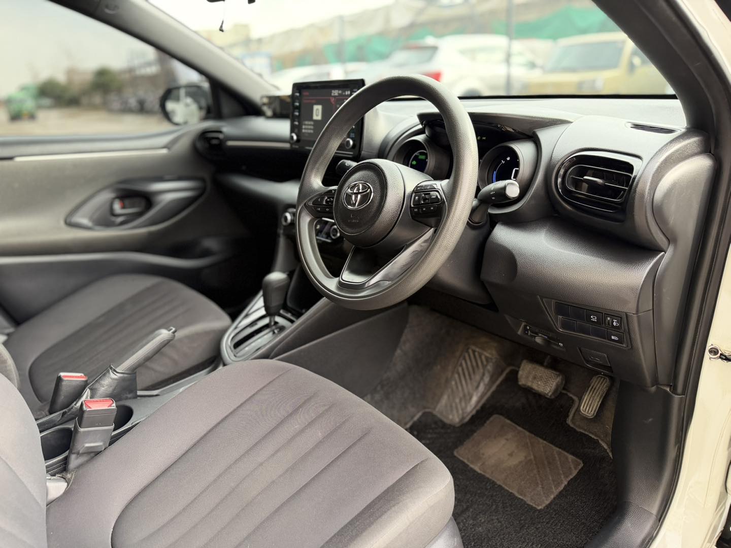 Toyota Yaris G-LED (Hybrid)