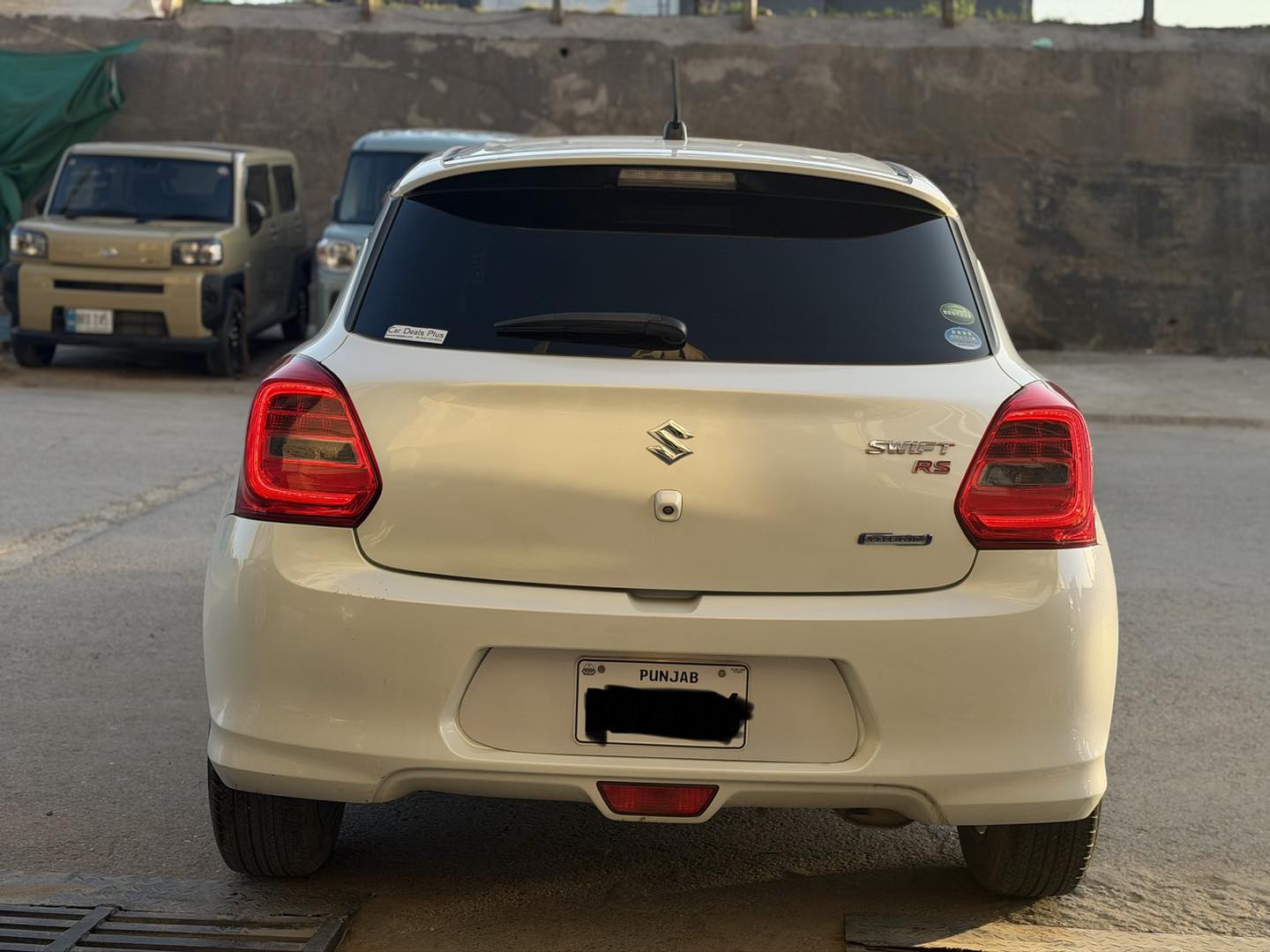 Suzuki Swift Hybrid (Japan Import)