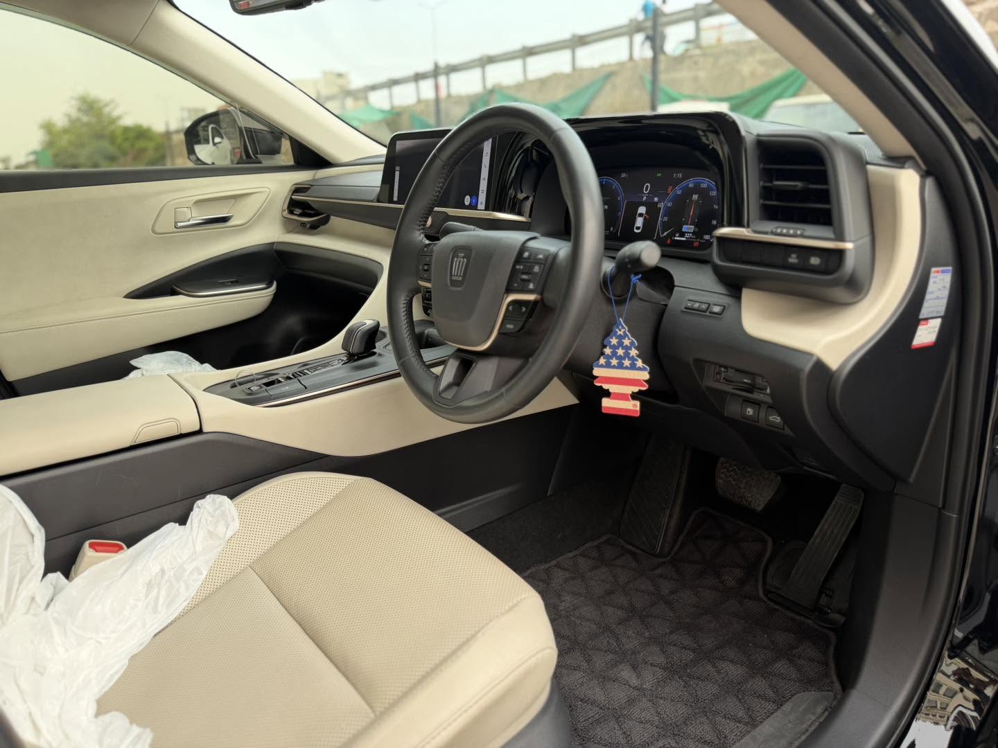 Toyota Crown G Advance Leather Package 4WD