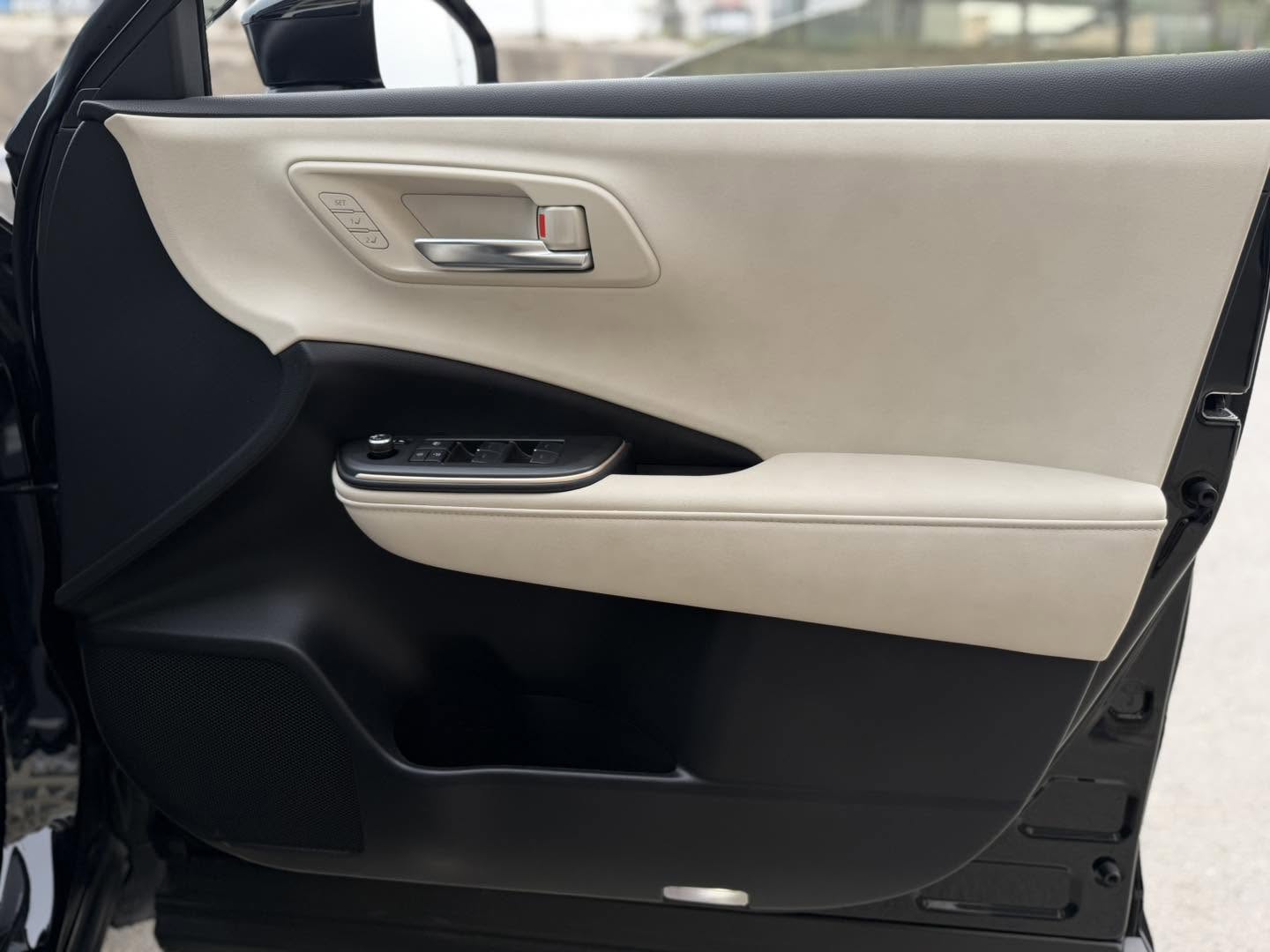 Toyota Crown G Advance Leather Package 4WD