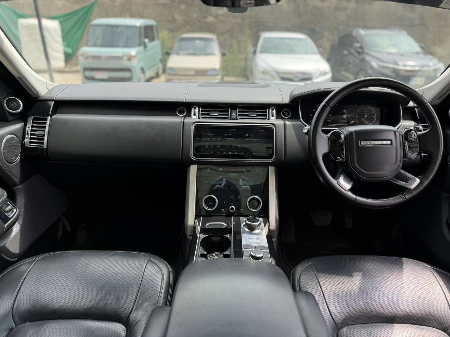 Range Rover Vogue P-400e SE