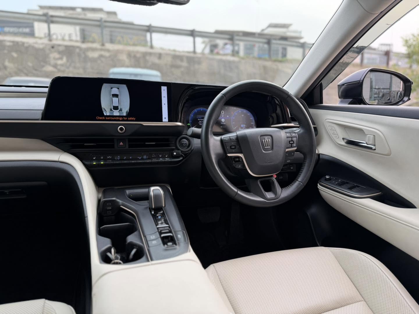 Toyota Crown G Advance Leather Package 4WD