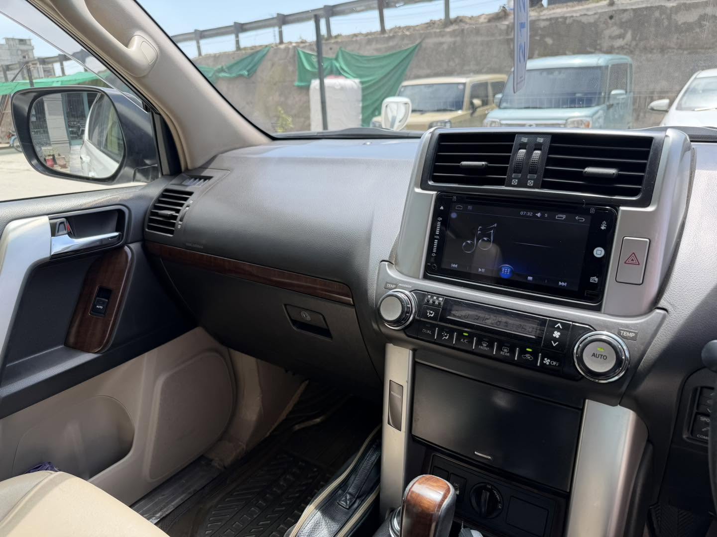 Toyota Prado TZG