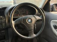 BMW 318i (Antique)