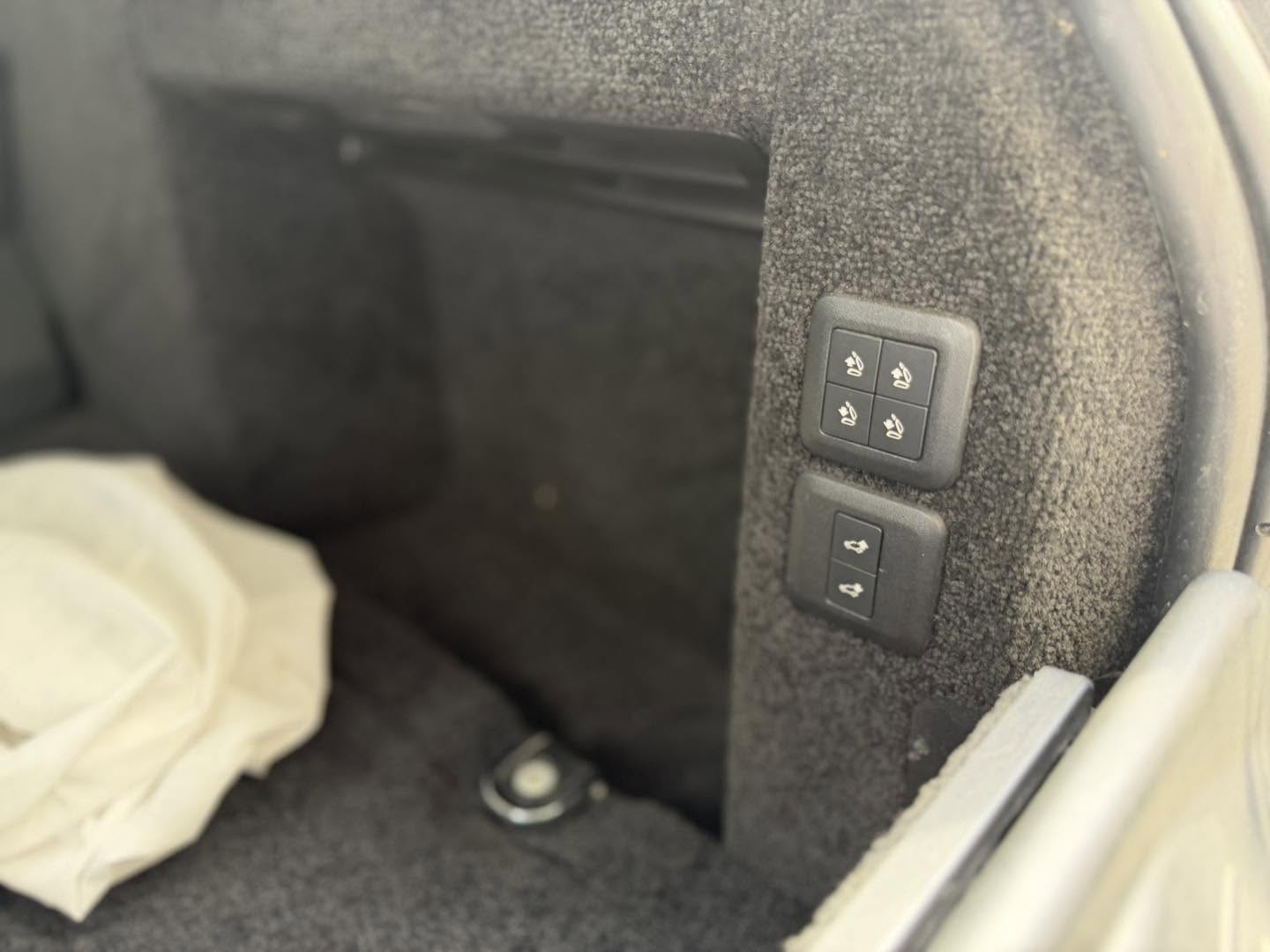 Range Rover Vogue P-400e SE