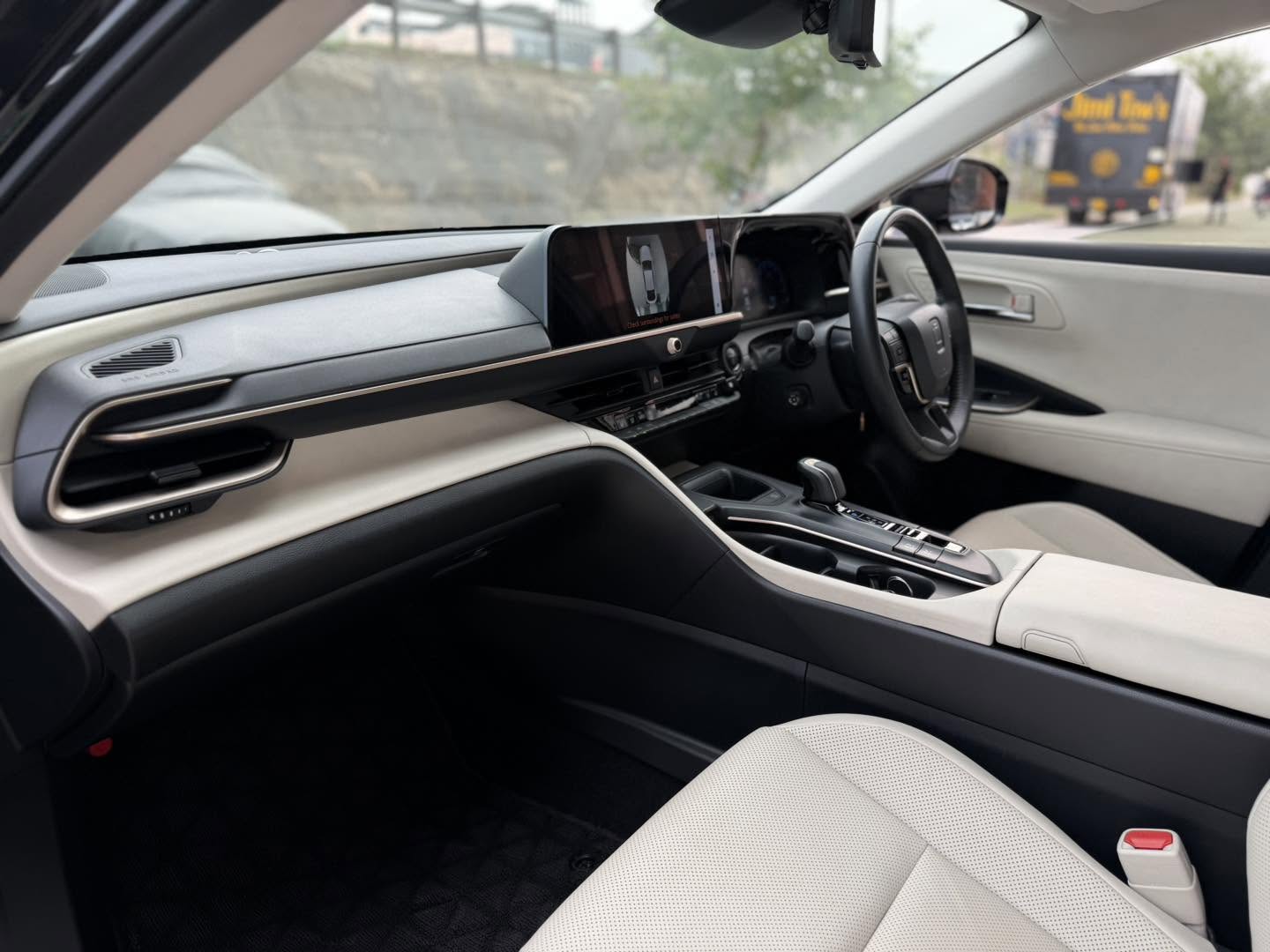 Toyota Crown G Advance Leather Package 4WD