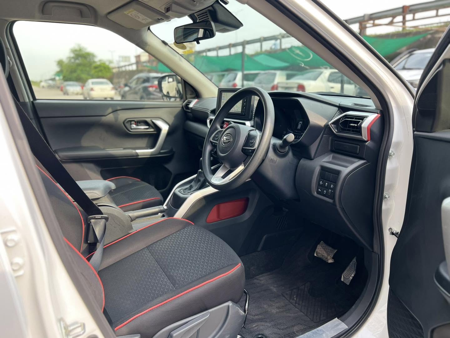 Daihatsu Rocky X