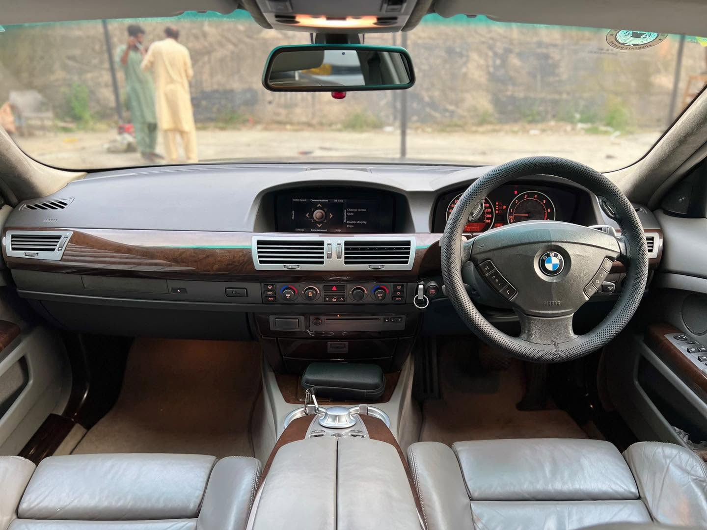 BMW 735 Li