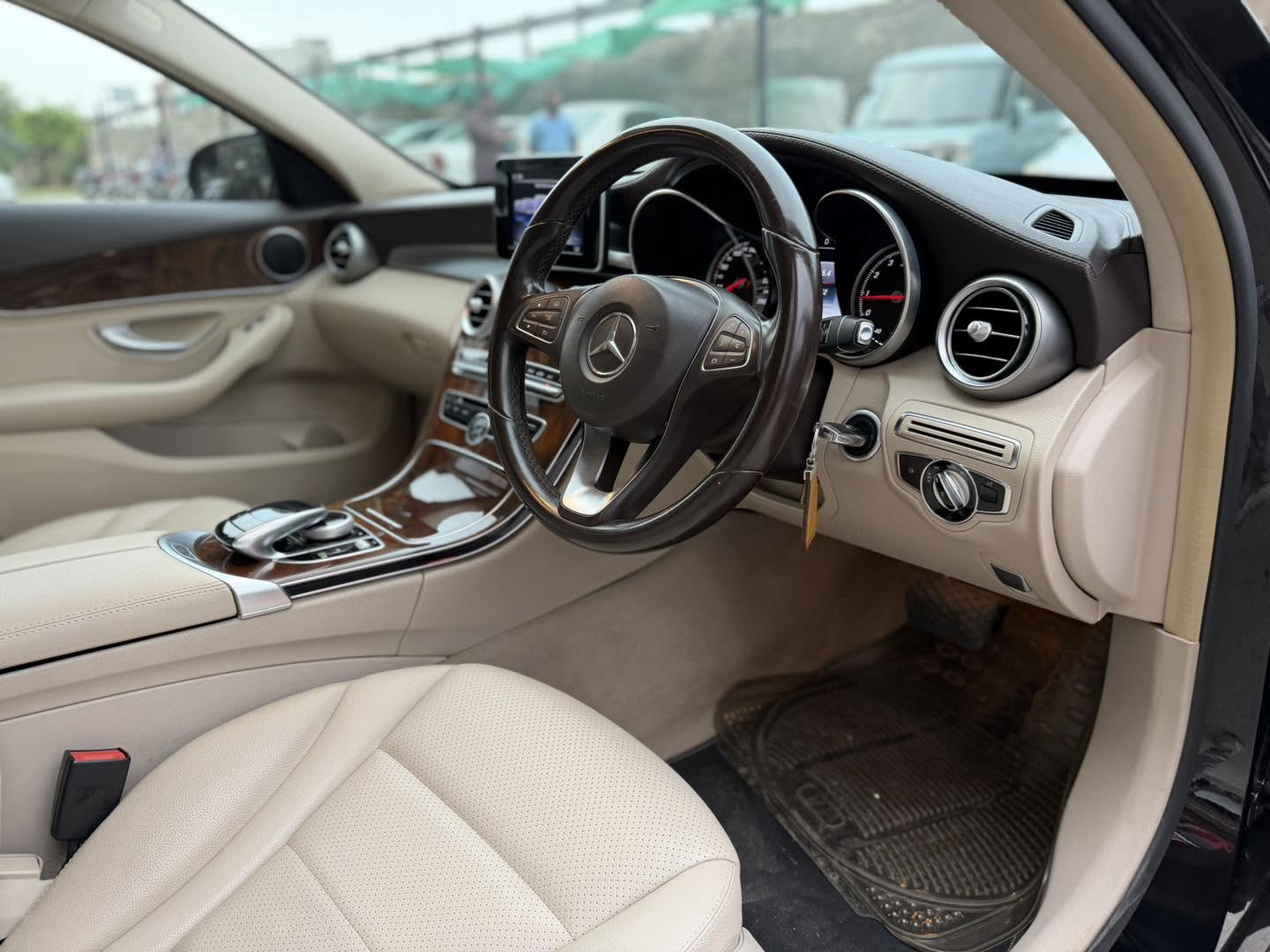 Mercedes C-180