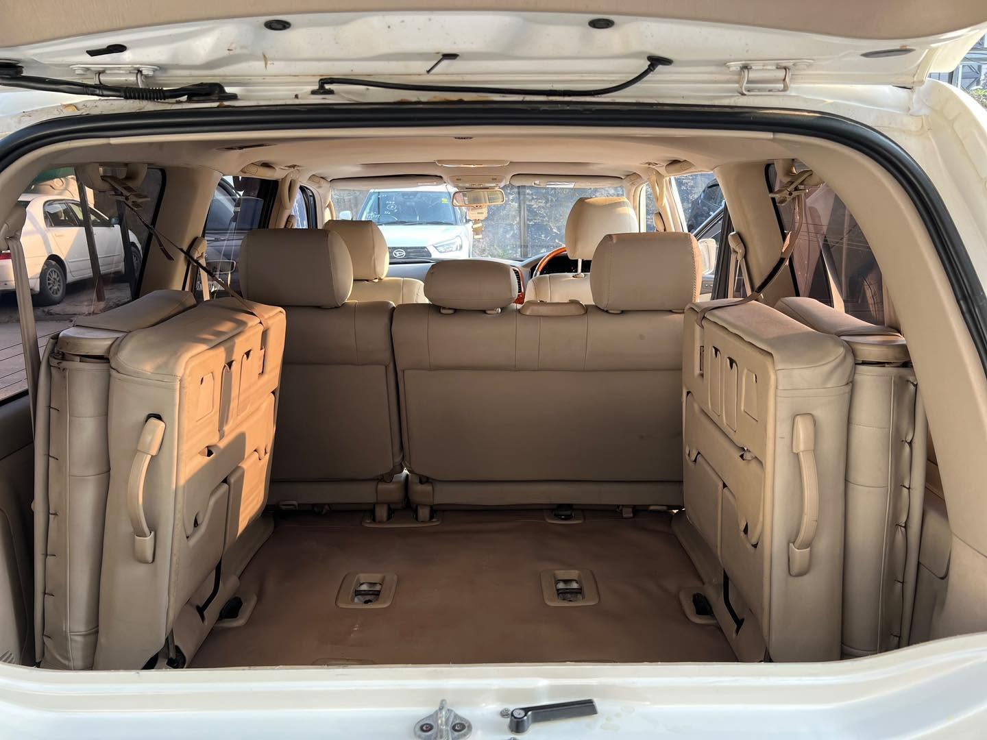 Toyota Land Cruiser Cygnus