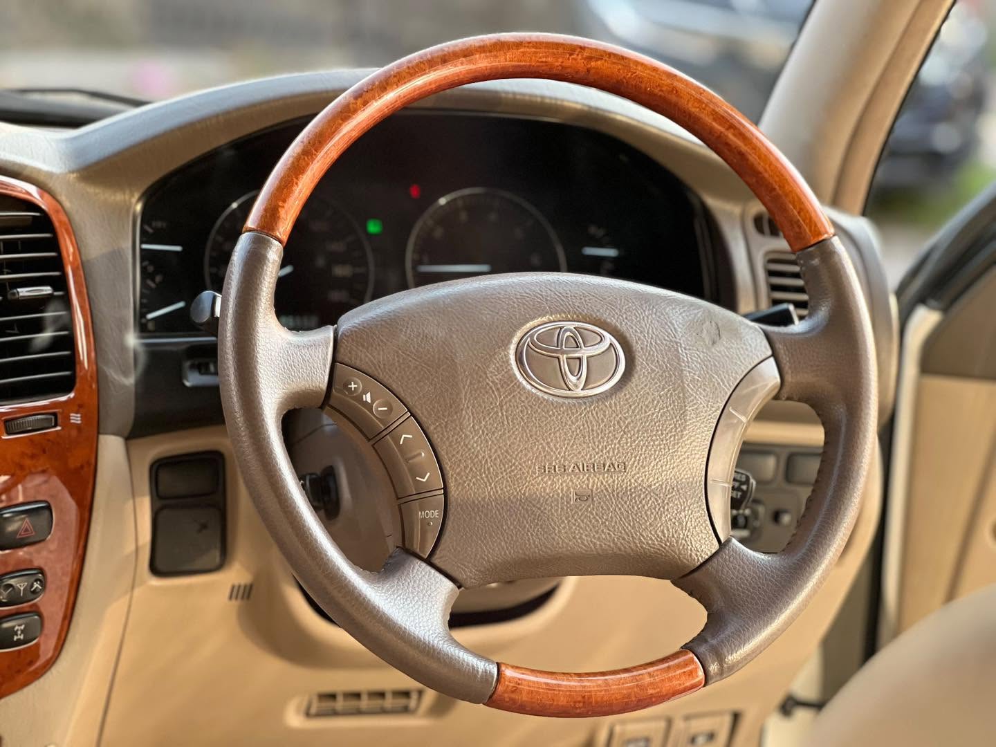 Toyota Land Cruiser Cygnus