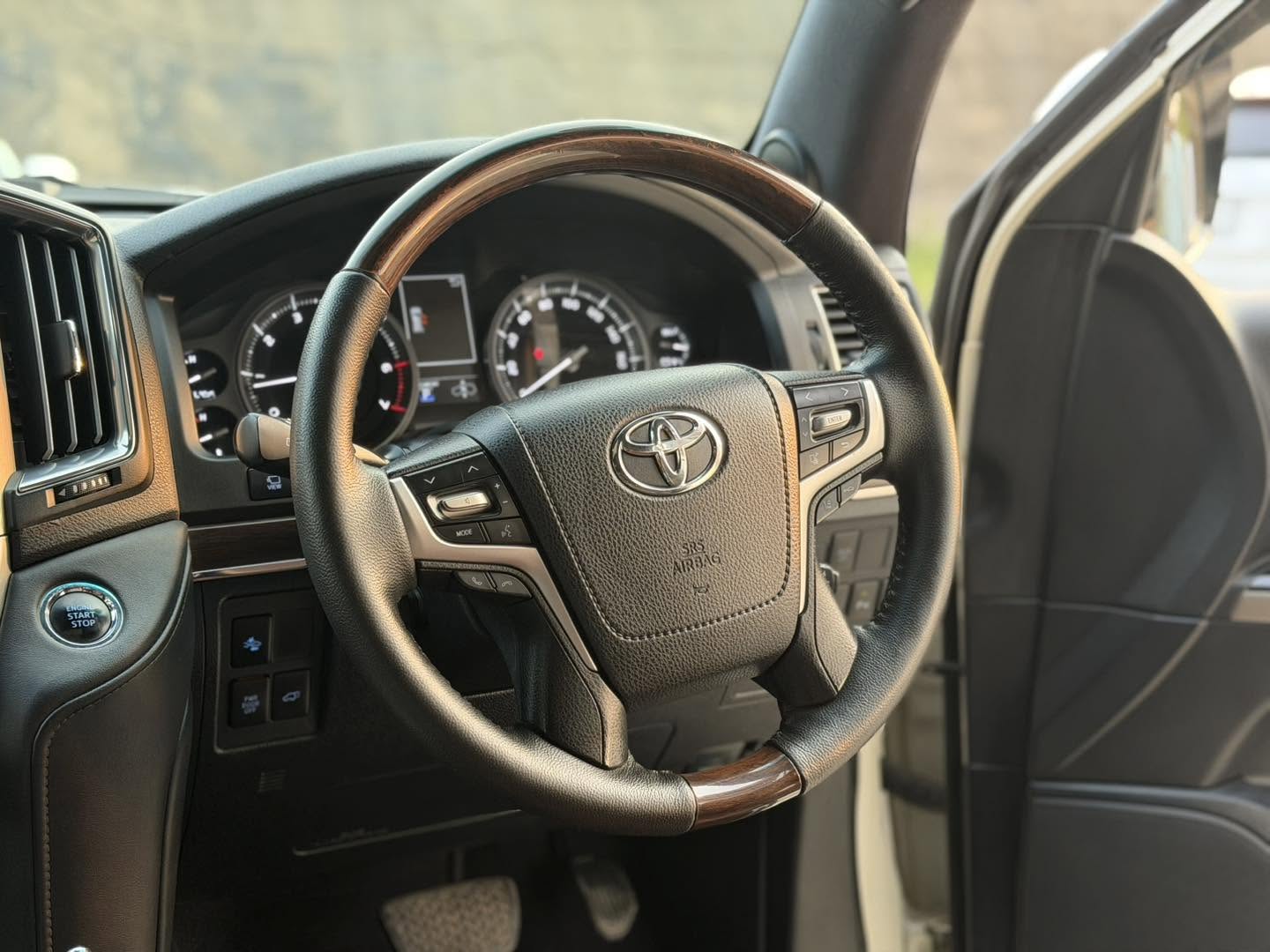 Toyota Land Cruiser ZX