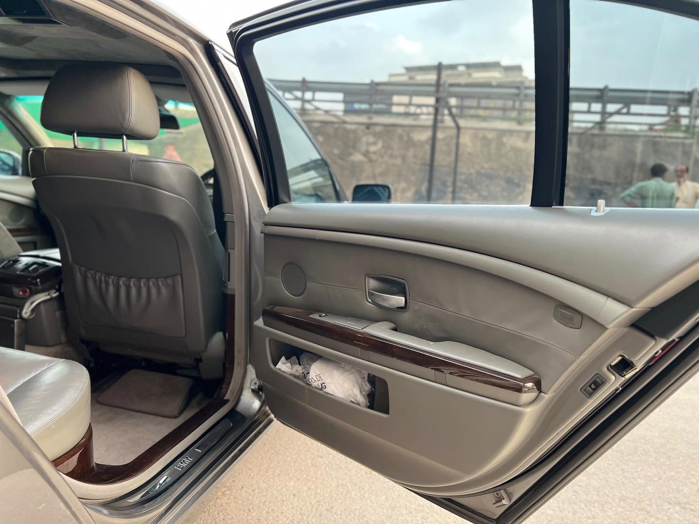 BMW 735 Li