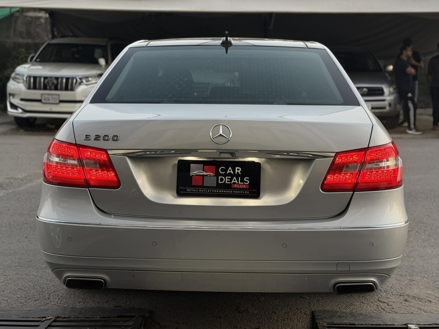 Mercedes E-200 Avantgarde (Antique)
