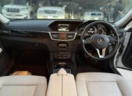 Mercedes E-200 Avantgarde (Antique)