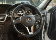 Mercedes E-200 Avantgarde (Antique)